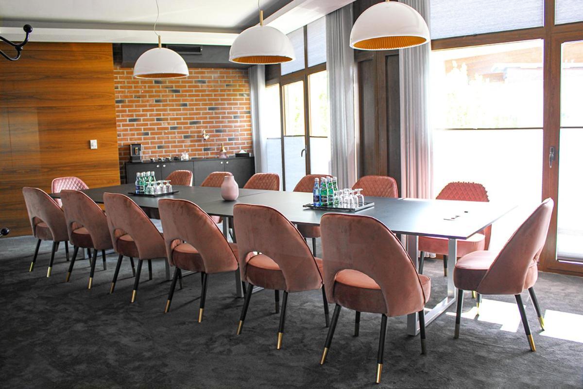Willa Port Острода Екстер'єр фото Meeting room