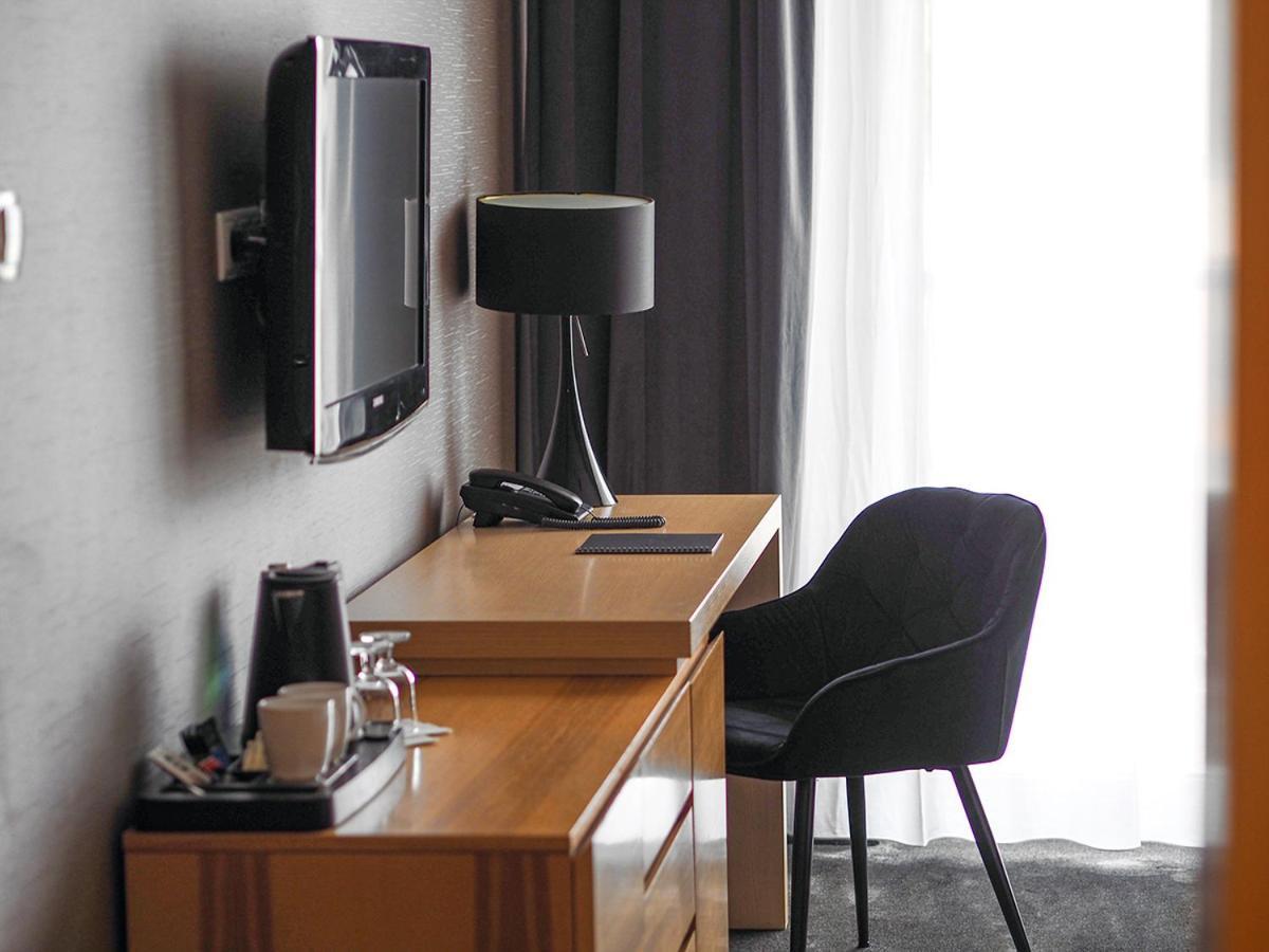 Willa Port Острода Екстер'єр фото A typical hotel room