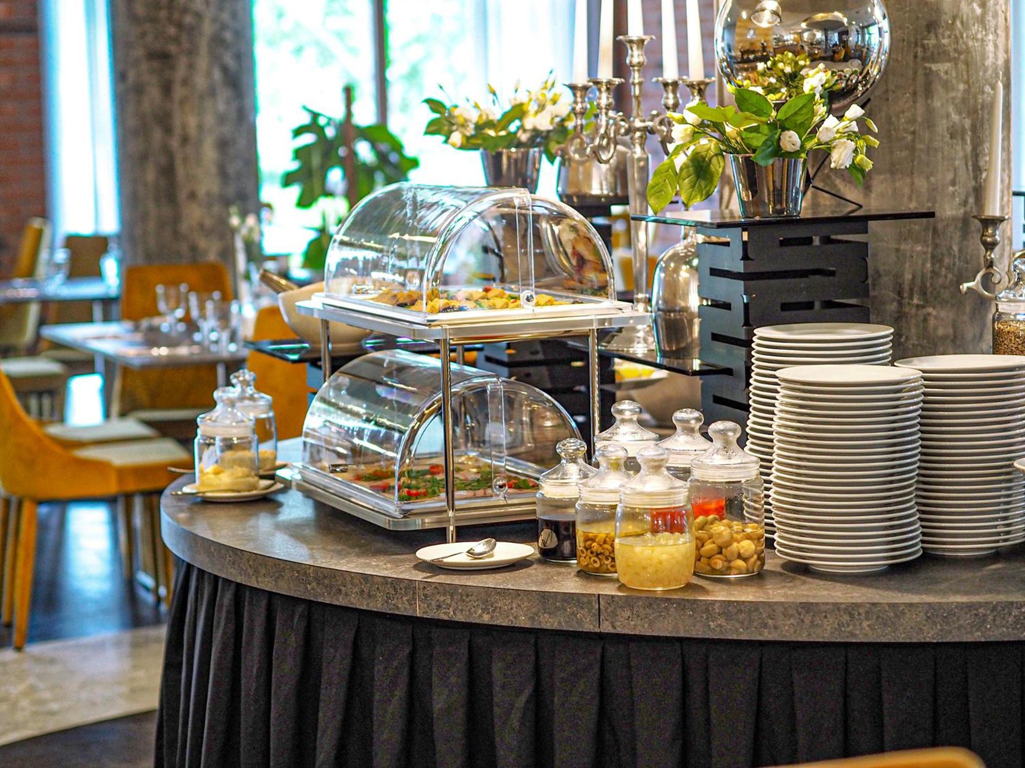 Willa Port Острода Екстер'єр фото A buffet at a hotel