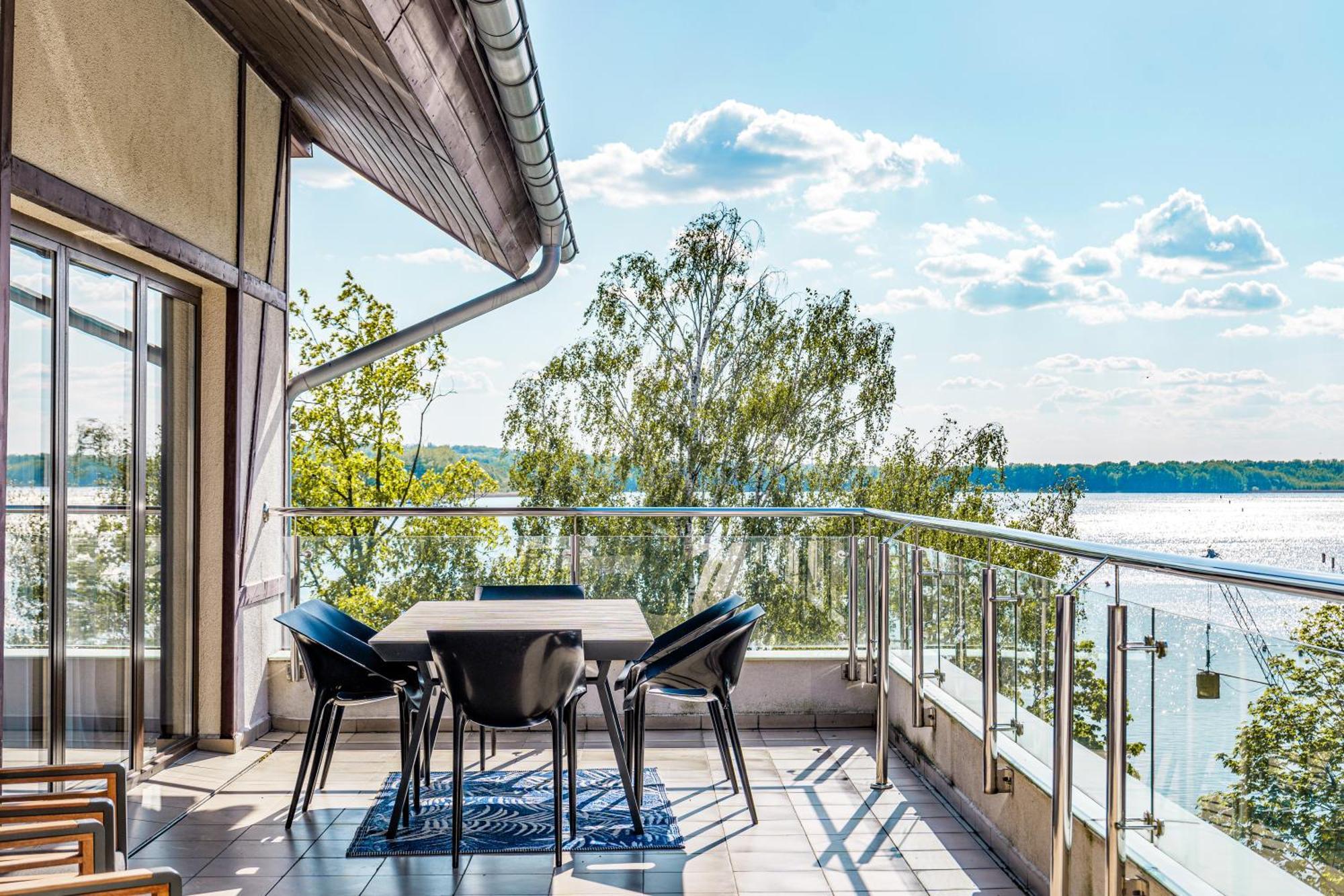 Willa Port Острода Екстер'єр фото A balcony