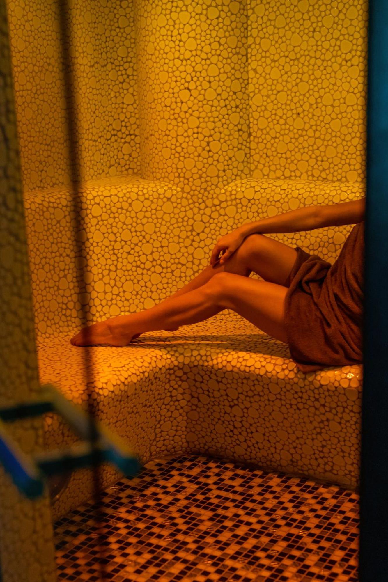Willa Port Острода Екстер'єр фото A woman in a spa