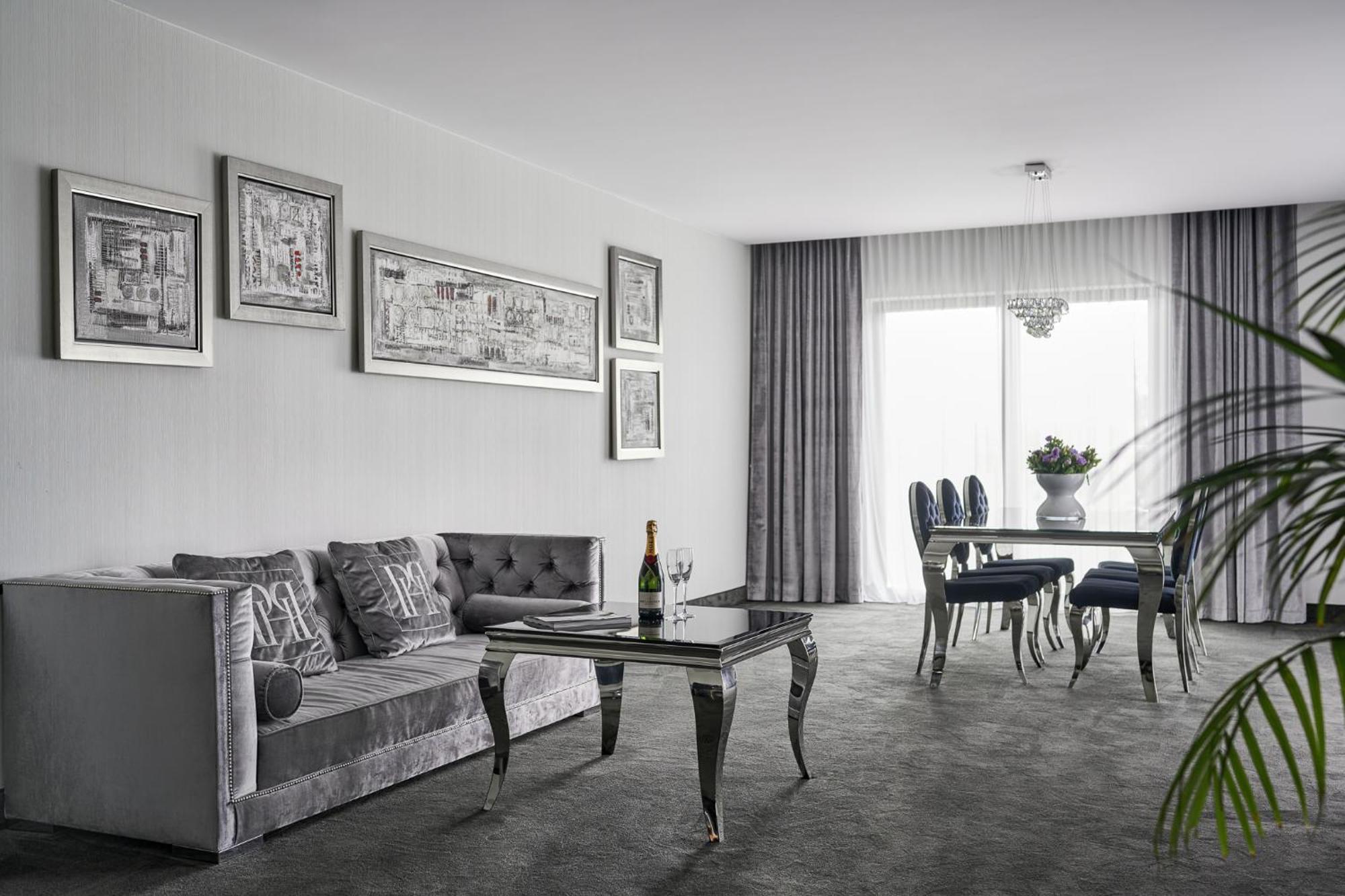 Willa Port Острода Екстер'єр фото A living room with a carpet floor