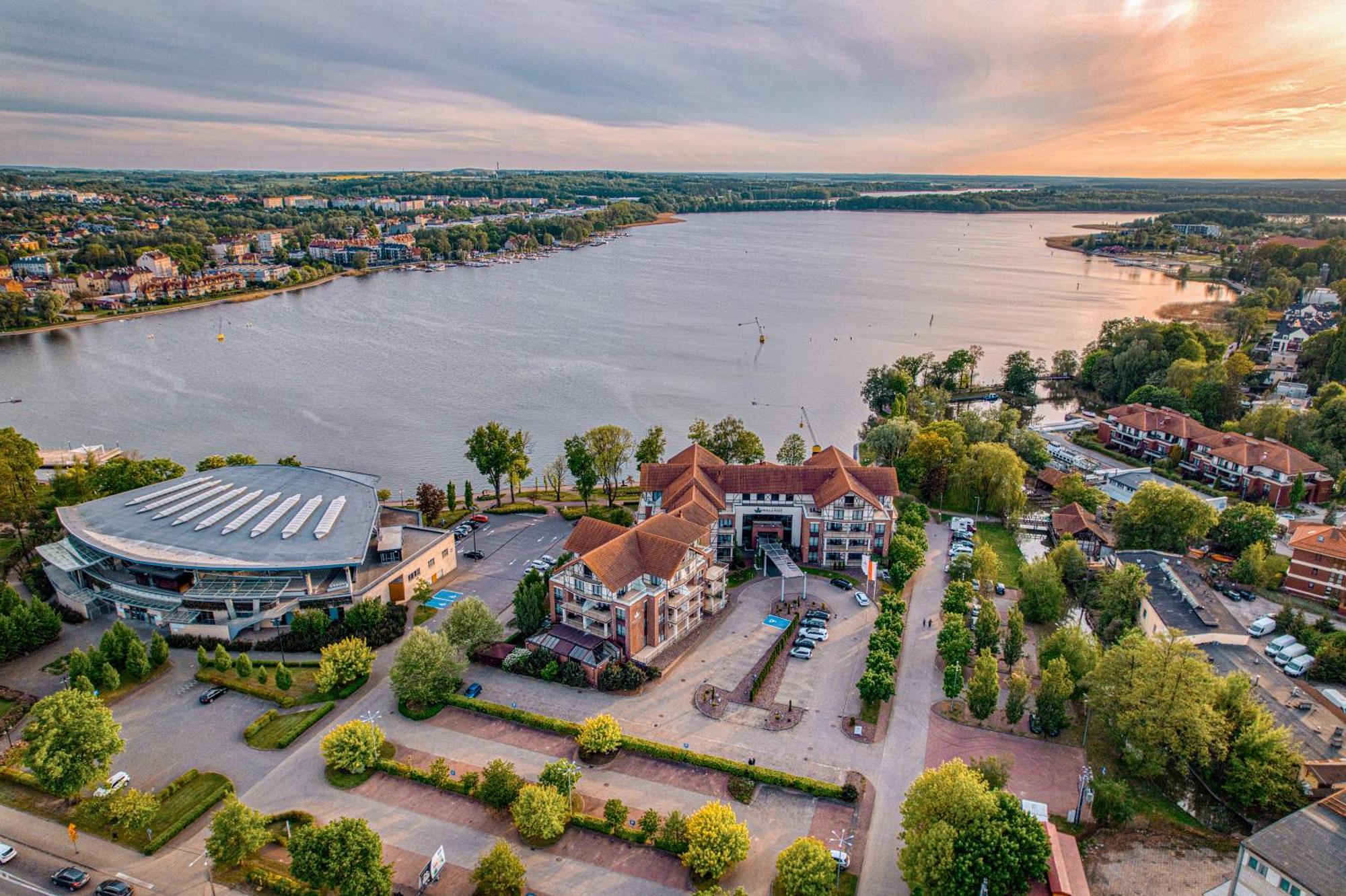 Willa Port Острода Екстер'єр фото Aerial view of the town